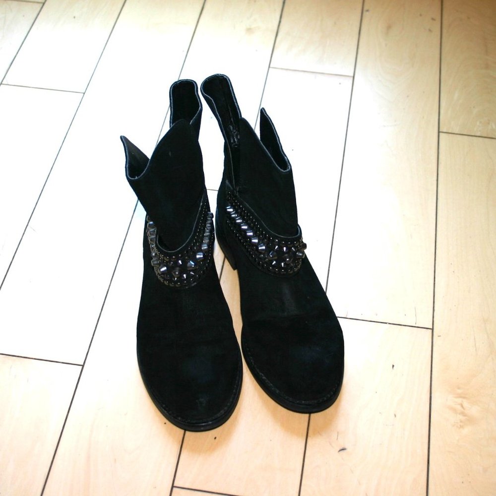 Elegant Black Ankle Boots with Stud Accents